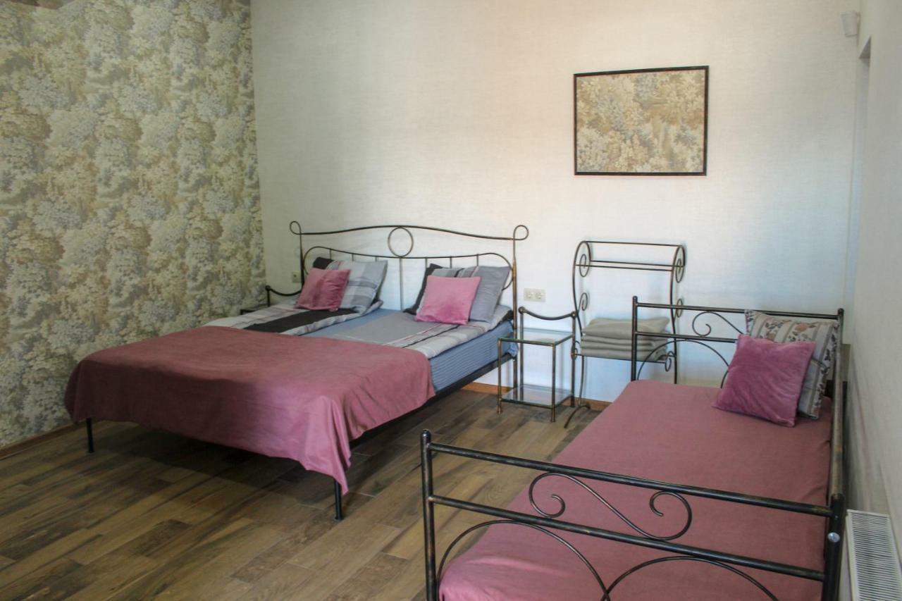 3 Studio Tiflis Oda fotoğraf
